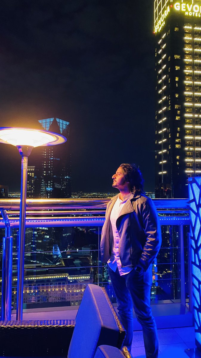 Set your life on fire. Seek those who fan your flames.
- Rumi
#dubai🇦🇪 #dubailife #Skyline #level43dubai #nightphotography #nightlife #uae🇦🇪 #lifequotes #newyearnewyou https://t.co/Vj6sWiDVxK