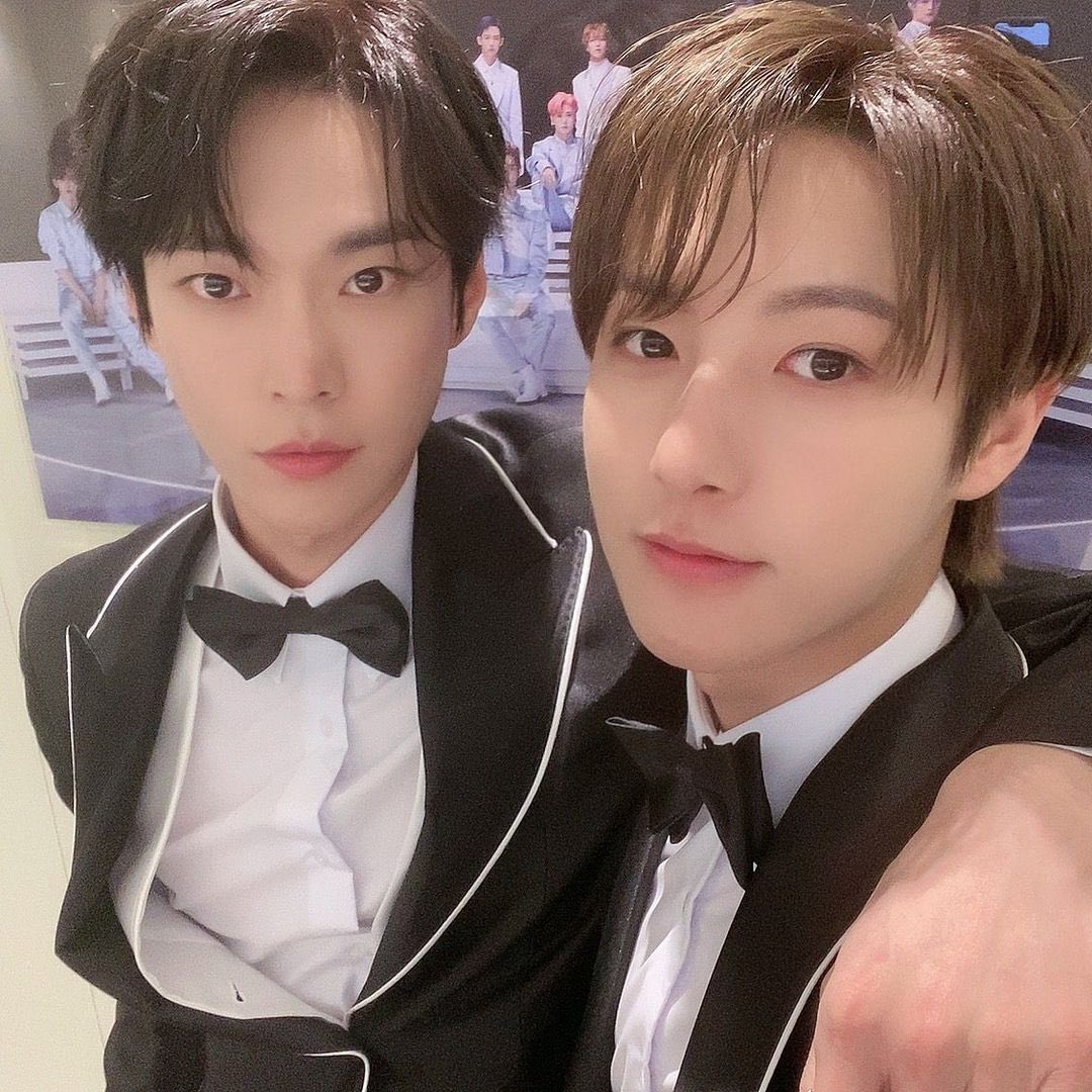 DRMFEED's tweet photo. renjun and doyoung becoming closer bc of awsaz was truly a blessing https://t.co/fQpZp63wJJ