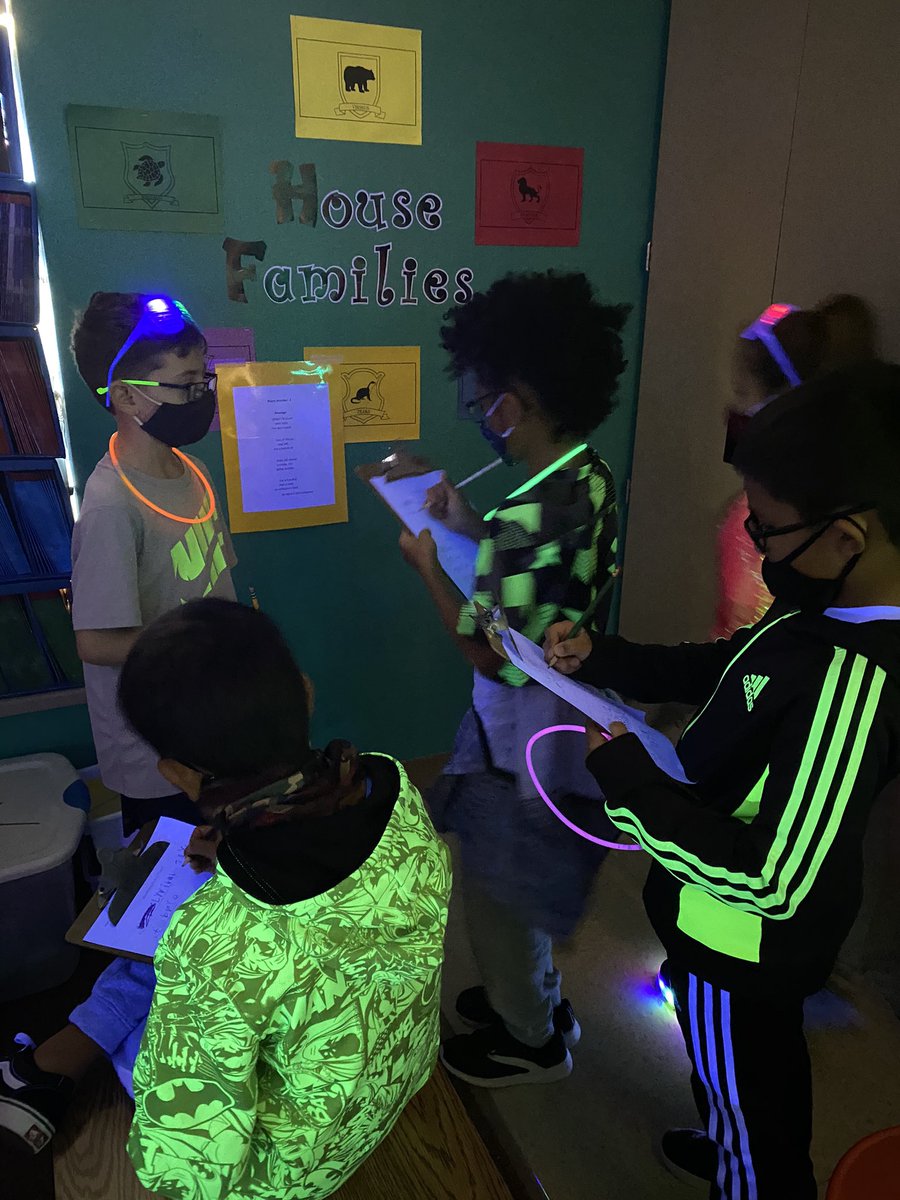 Identifying forms of poetry in an atmosphere of magic! ✨❤️🧡💛💚💙💜 <a href="/kisdlit/">KellerELA</a> <a href="/EagleRidgeKISD/">Eagle Ridge KISD</a>