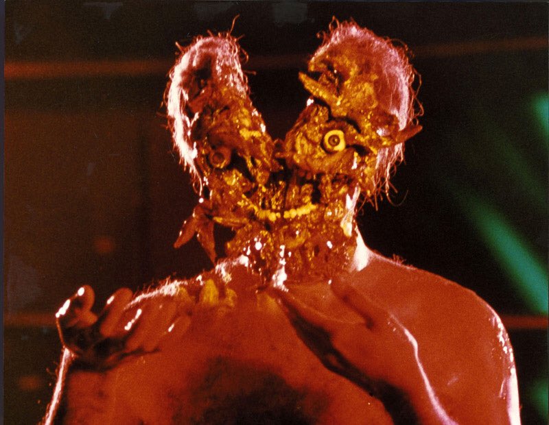 DoyleofDarkness's tweet photo. โItโs rated R for obvious reasons.โ Vincent Canby on FROM BEYOND, New York Times, October 26, 1986.
#FromBeyond #StuartGordon #HPLovecraft #VincentCanby #Reviews #Movies #Horror #HorrorFilms #80sHorror #NewYorkTimes #JeffreyCombs #BarbaraCrampton #BrianYuzna #MarkShostrom #Film https://t.co/S5pfOLvzpO