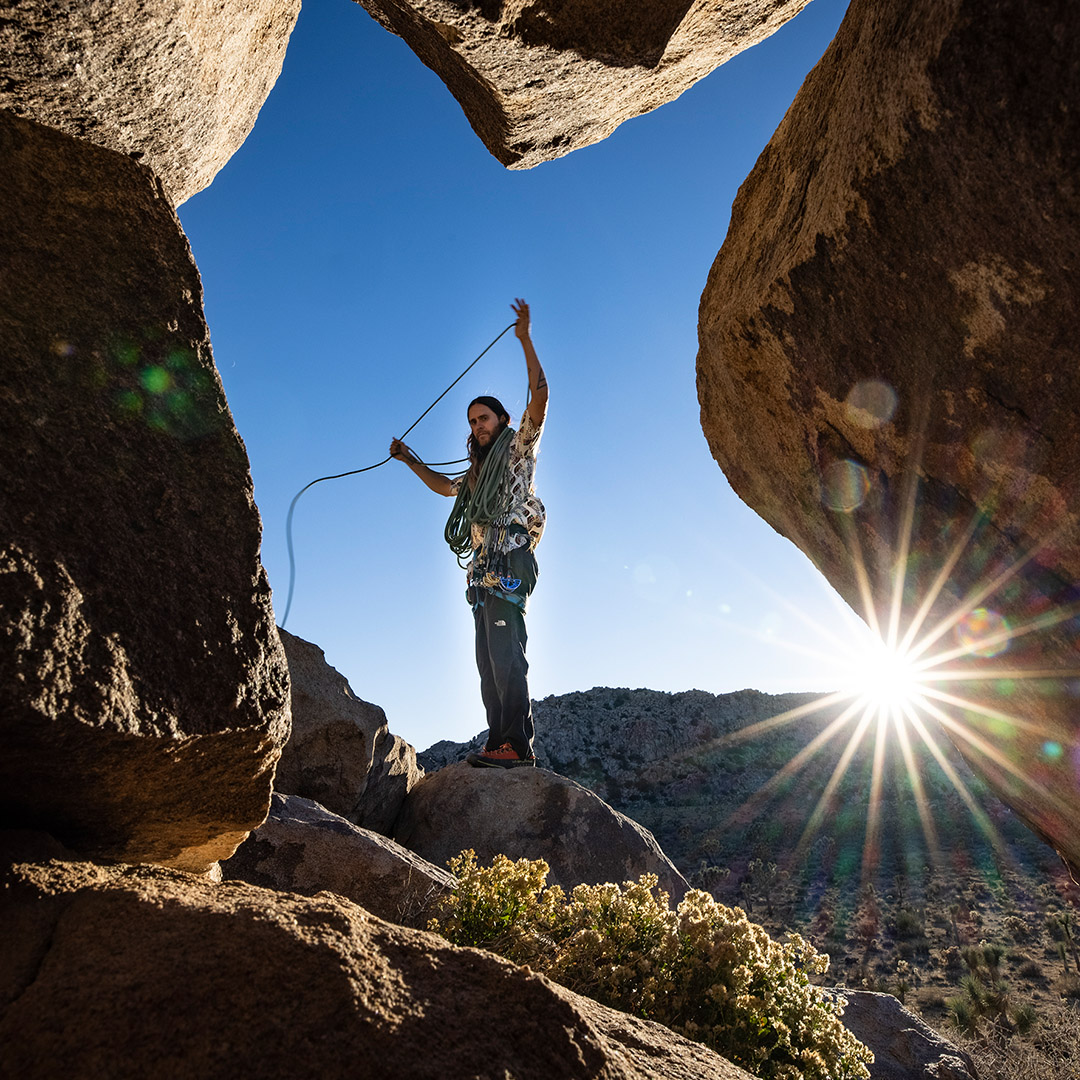gucci's tweet photo. Photographed by @jimkchin, @jaredleto wears pieces from #TheNorthFacexGucci collection. The images appear in three articles from @sidetrackedmag. Tune in on Instagram listen to #JaredLeto and #JimmyChin on our live at 8pm CET. @thenorthface https://t.co/pZsWiUDwdK