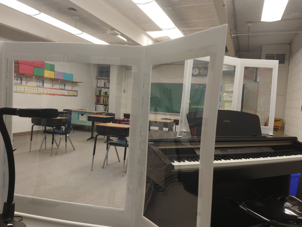 RobynSinging's tweet photo. Day 6:I was nominated by @cassie_taina seven pictures, seven days in the day of an educator... no explanations. https://t.co/QgFBrzvcw7