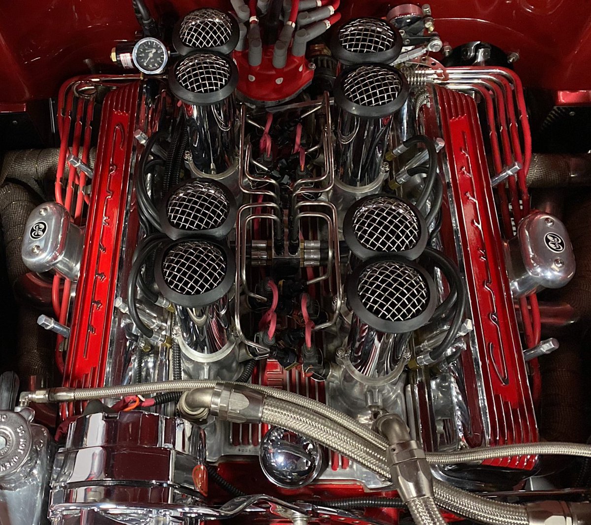 RKMotors's tweet photo. It looks '40s, pays tribute to the '60s and cruises like the '00s. That's the magic of this highly detailed #Willys resto-mod. Find it and many more classics at https://t.co/mleGg9pJKP
#WillysAmericar #Americar #RestoMod #ProTouring #V8 #ClassicCars #HotRod #StreetRod #RKMotors https://t.co/l9CGj2FqVO