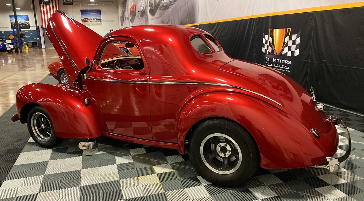 RKMotors's tweet photo. It looks '40s, pays tribute to the '60s and cruises like the '00s. That's the magic of this highly detailed #Willys resto-mod. Find it and many more classics at https://t.co/mleGg9pJKP
#WillysAmericar #Americar #RestoMod #ProTouring #V8 #ClassicCars #HotRod #StreetRod #RKMotors https://t.co/l9CGj2FqVO
