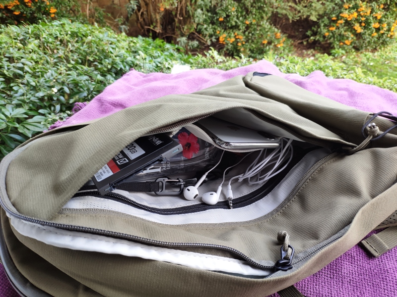 GadgetExplained's tweet photo. An #everyday carry #backpack is that one #bag you can pack all your everyday gear and head out for the day, whether you're #commuting to work, hanging out with #friends or exploring the #outdoors.
https://t.co/OXmrg0CJIf @moment #gadgetexplained @GadgetExplained https://t.co/V00q2SQc4k