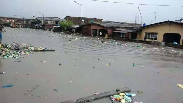 arcitamah's tweet photo. What do you think happens to all those plastic containers you have been throwing away irresponsibly? They end up blocking our drainages or in the ocean and back to our shores.
Are you a part of the problem?
Or 
A part of the solution?

We all must take responsibility. https://t.co/vvXu9WgRxx