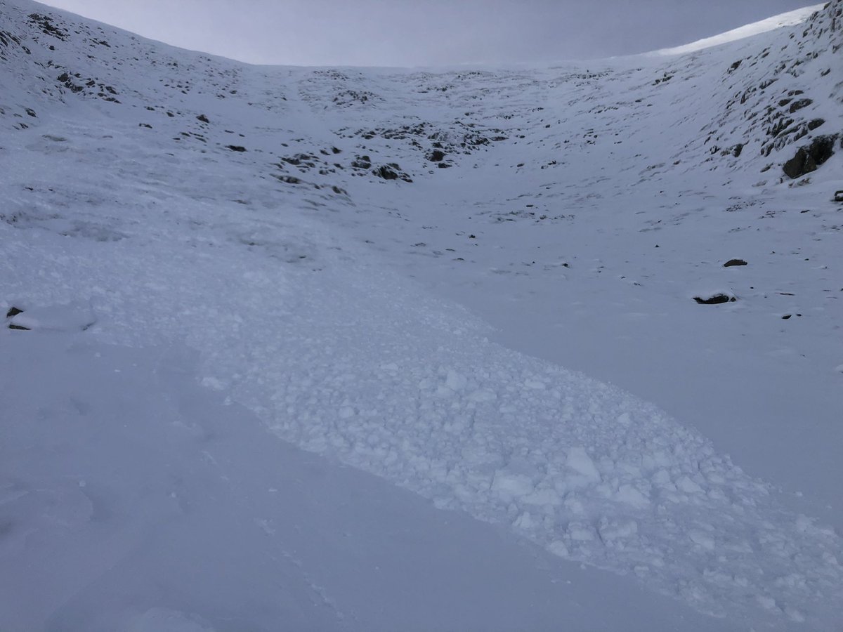LakesWeather's tweet photo. Lots of soft unstable #windslab in the fells today and a slide witnessed on the #Helvellyn headwall. Great care required on ridge flanks and on steep north and east facing slopes. Wes #beadventuresmart #beavalancheaware #summitsafely https://t.co/neg3qtIfGg