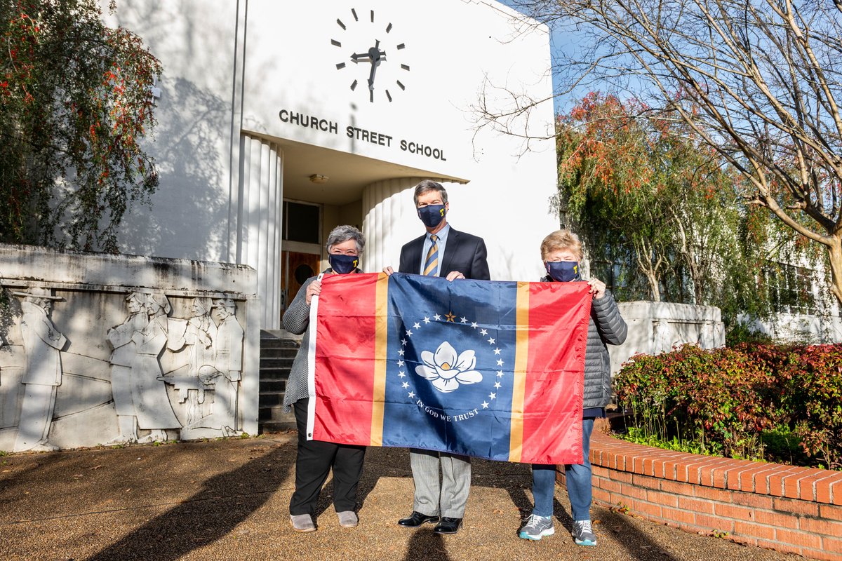 tupeloschools's tweet photo. It was an honor to have former principal Kay Collins and former students Doyce Deas and Pat Caldwell raise the new state flag at Church Street this morning. #TPSD https://t.co/XQyL5n5ns4