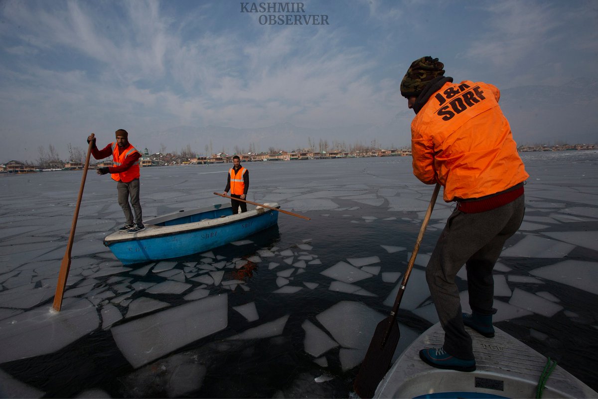 kashmirobserver's tweet photo. SDRF teams breaks frozen ice of the dal lake to avoid any mishap.
๐ท : @bhat_abid
#KashmirObserver #kashmir #frozen #dallake #cold #coldweather #coldest #minustemp #sdrf #danger #mishap #accident
@diprjk @DivComKmrOffice
@listenshahid @kansalrohit69
@JandKTourism https://t.co/OMkHzfkYhz