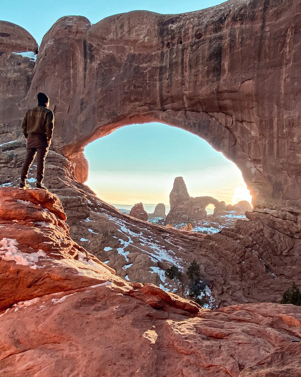 VisitMoab's tweet image. Arches National Park
The world’s largest concentration of natural sandstone.
The park’s rock formations delight children as well as adults, with many easy trails providing opportunities for kids to get out of the car and explore the arches up close. 
discovermoab.com/arches-nationa…