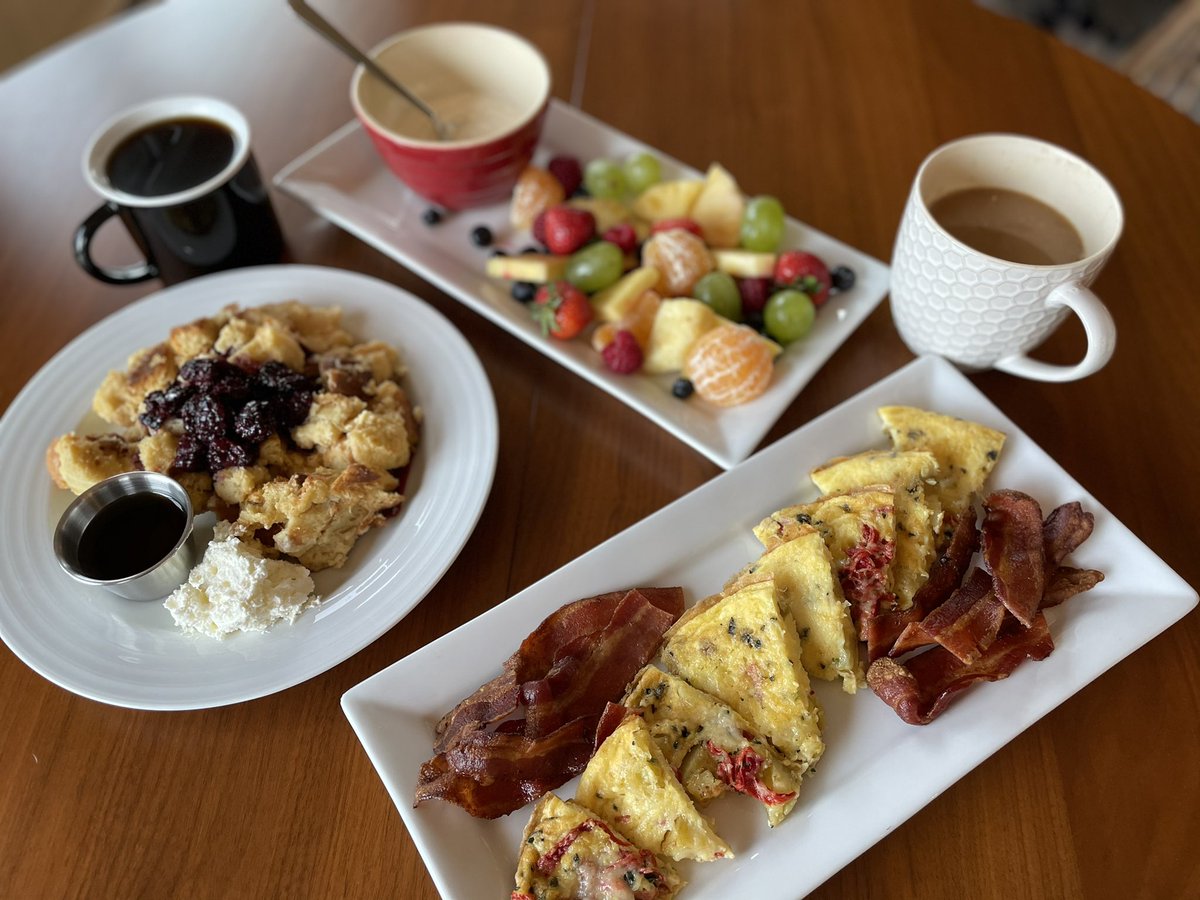 Weekend Brunch Take &amp; Bake Kit. Available Friday- Sunday. Add to your dinner take out orders &amp; you’ve got Breakfast in Bed covered tomorrow.
$55, feeds 2-3 people, 30 min bake time. 
Interested in pre-ordering for Inauguration Day next week?  
Call us! 206-524-9088 🇺🇸