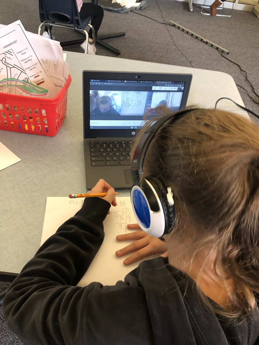 FRPSsupt's tweet photo. Our partners @BGC_Fall_River supporting our #students with their learning #POD 🙏 The staff is working to support our #faculty @frps_fonseca @frps_Talbot @frps_Watson &amp; all other schools too @YMCASouthcoast @PeopleInc_FR a whole #community effort during #remotelearning #mapoli 🇺🇸 https://t.co/ZlQejTL02t