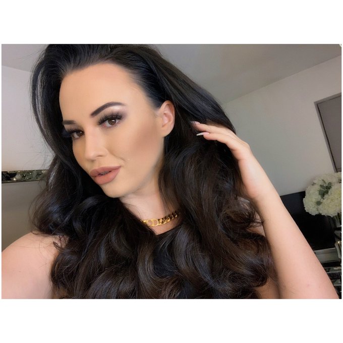 For those of you using @ChataBox_ I&rsquo;m uploading loads of content to my premium box! Check it out at https://t<a class="tags" href="/tag/chatabox_">@chatabox_</a>