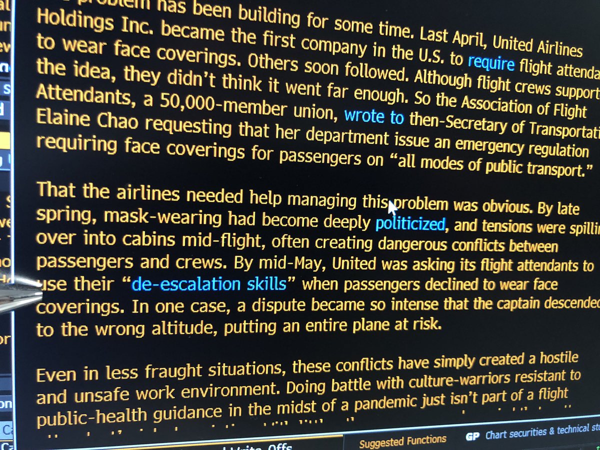 FakeOscarMunoz's tweet photo. I wish we thought of this back in 2017. #DrDao #UA3411 #united #avgeek @united #reaccommodated https://t.co/yTGGzNX5CQ