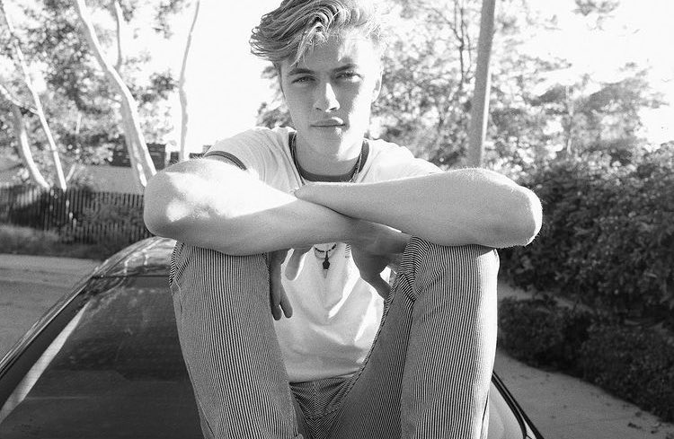 it’s revan, starting a new life here. i’m looking for new buddy to fill up my timeline by doing #openfollow, strictly for western roleplayers. kindly press the retweet button to spread the words. thank you