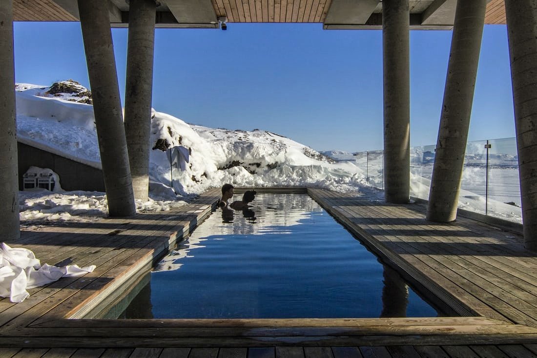 Hot tub installed at this time of the year? Why?

▪️In freezing weather, a soak in your home spa allows you to spend time outside in warmth and comfort, instead of huddling indoors or shivering in the cold air.

More on: m.facebook.com/story.php?stor…