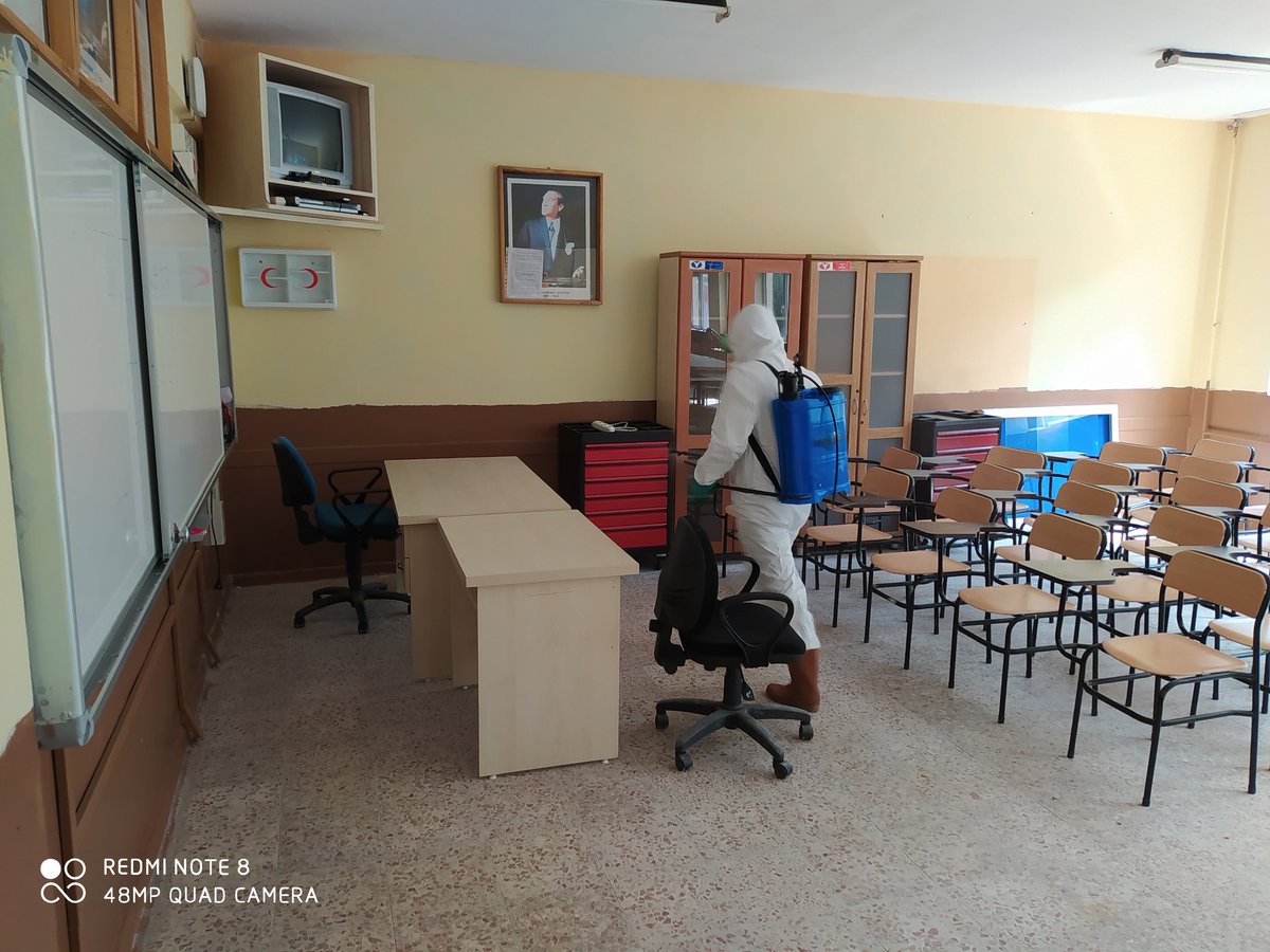 borlu_ve's tweet photo. #EğitimdeKöprübaşı okul dezenfekte uygulaması https://t.co/eObEvyRuyv