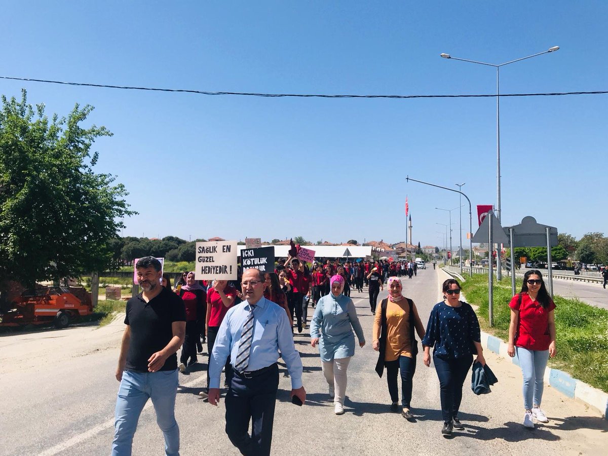 ManisaKAL's tweet photo. #EğitimdeKöprübaşı Sağlıklı yaşam yürüyüşümüz https://t.co/npvkm6cwi3