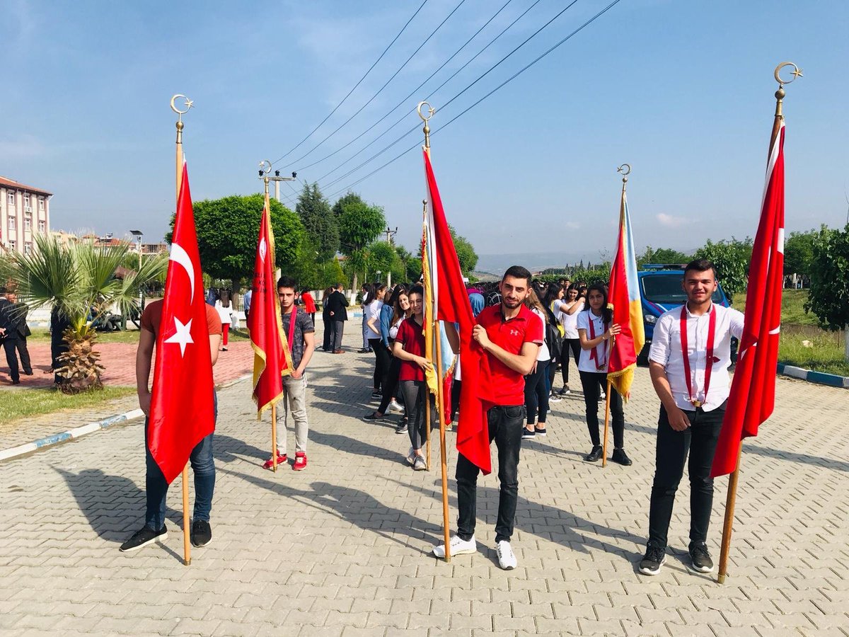 ManisaKAL's tweet photo. #EğitimdeKöprübaşı 19 Mayıs Atatürk'ü Anma Gençlik ve Spor Bayramı https://t.co/LW7EZMLAi4