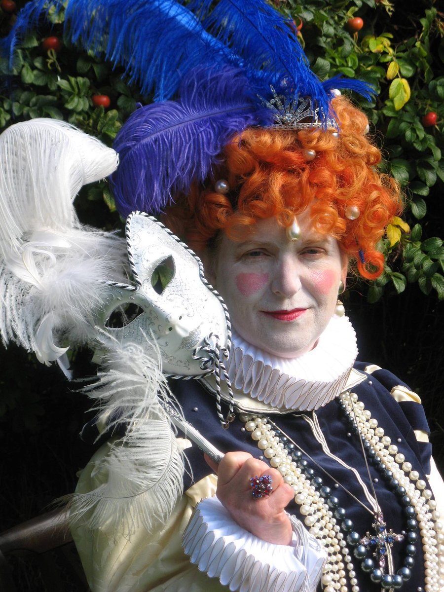 Jackie Lee of Artemis Scotland as Elizabeth I - a Scot playing an English queen proves anything is possible!