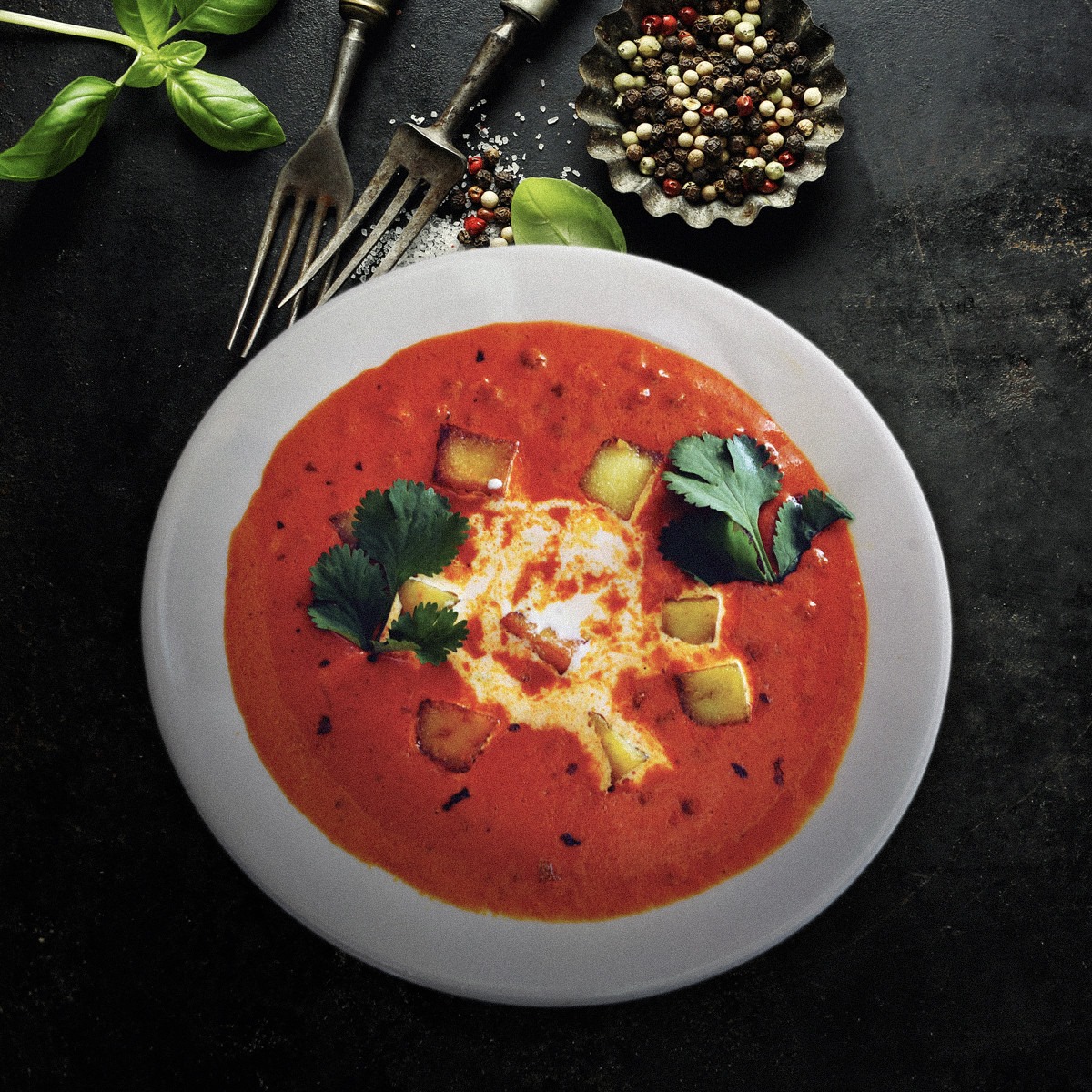 OnDevon_'s tweet photo. Cold weather calls for some delicious spicy food. Try @SabriNihari's frontier chicken or mattar paneer for a winter meal that will warm you up! Delivery and carryout available. #OnDevon #Pakistanifood https://t.co/AboURbCqOK