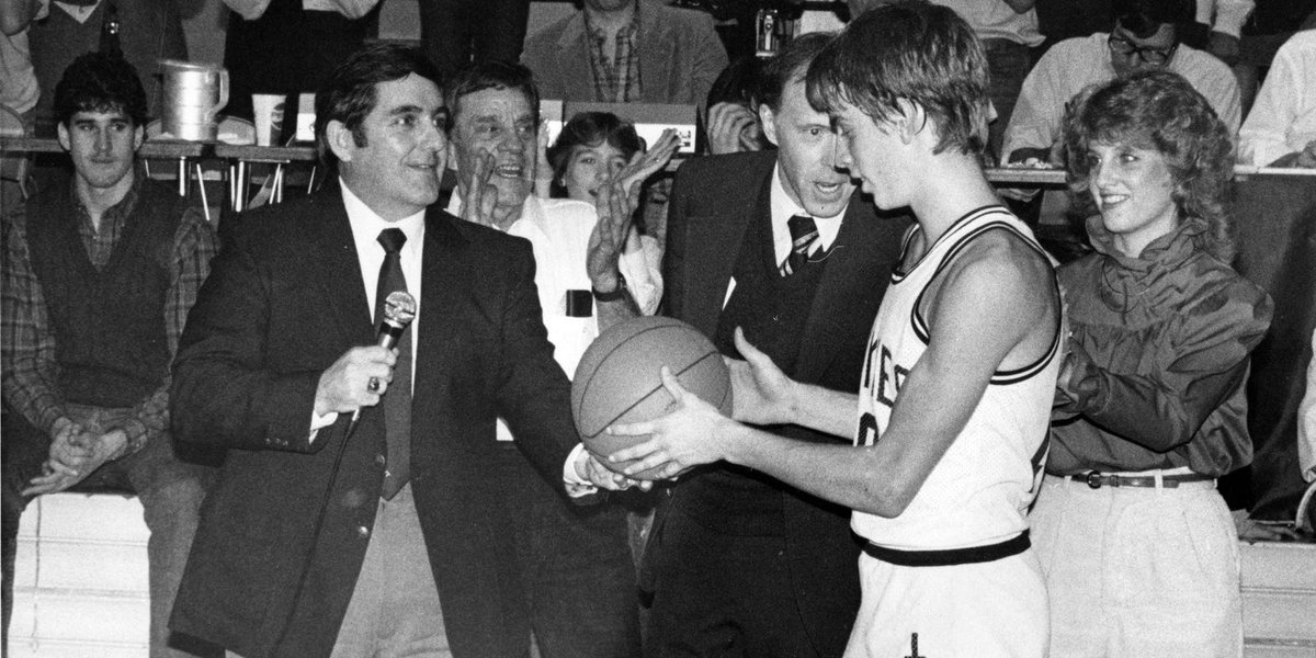 OHSAASports's tweet photo. 🗓️ThisDateInOHSAAHistory: January 15, 1985 - New Concord John Glenn's Jay Burson broke the Ohio boys basketball career scoring record. Burson's 2,958 career points now rank 4th in #OHSAA history behind Diebler, Rasile and Kennard. Photo credit @TimesRecorder https://t.co/ImVWTGY9gk