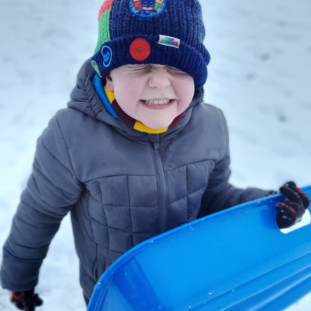 mum0206's tweet photo. @Newlands_PS 🛷🛷🛷🛷🛷Filip and Julia https://t.co/NNwURfxT0O