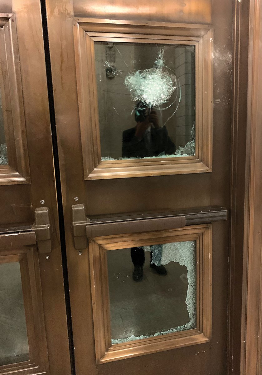 Courier91711's tweet photo. Last Wednesday as the #UnitedStates Capitol was breached, former COURIER intern #MarcRod, now a reporter for #JewishInsider, was inside the building as the insurrection was underway.π·: Marc Rod
https://t.co/uPKjLJXfh1 https://t.co/IKV6ti3nCZ