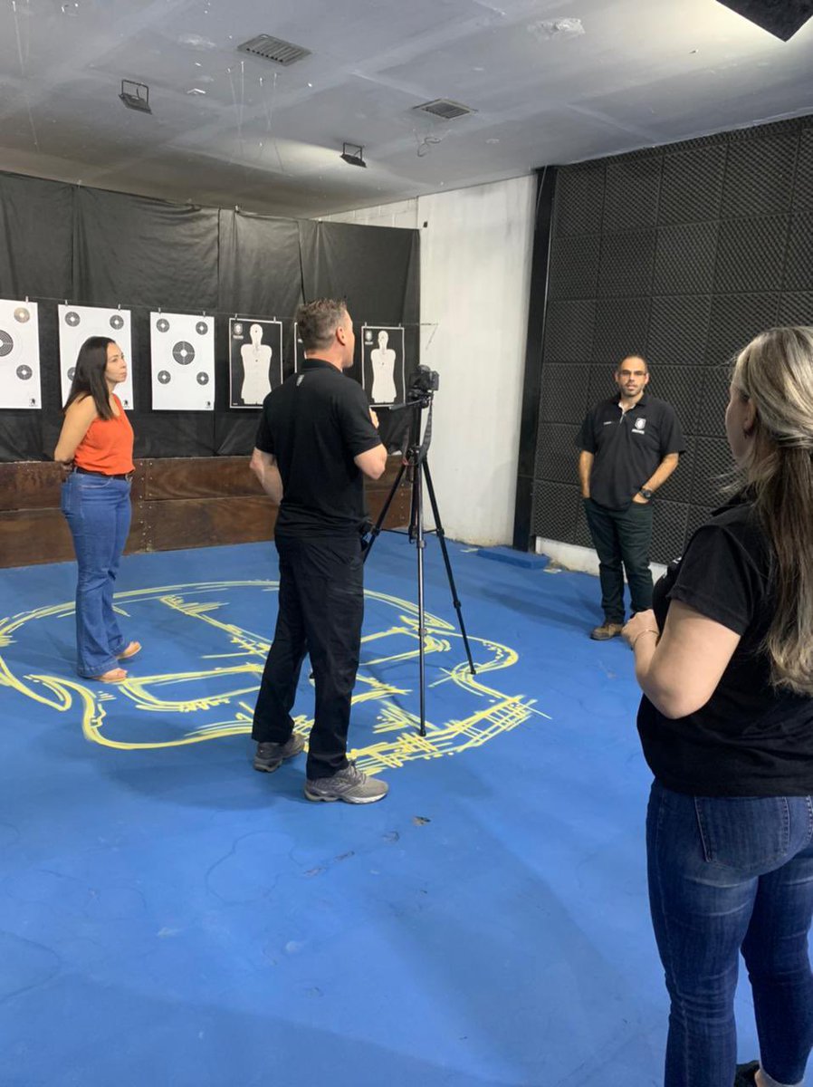 webflavia's tweet photo. Atencao, silêncio... gravando 🎥 #fhtreinamentosespeciais #forcaehonra #clienteWF #webflavia #agenciadigital #digitaltransformation https://t.co/HaB2vGfRuk