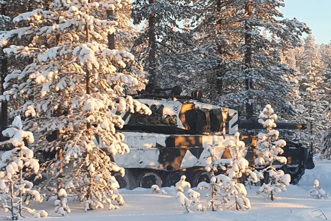 MMaenpaa1's tweet photo. Some Finnish Snow Leopards from northern most unit of @Puolustusvoimat the #JaegerBrigade. #tanktwitter #miltwitter #turpo
All pics @JaakariPR https://t.co/D9ZV8Va4VL
