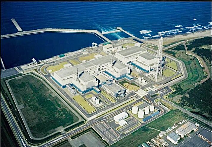 midolisauvage's tweet photo. ⏳反核・反原発の思想域⌛️ #127
〈核の商業利用ー原発と核燃料サイクルーを問題にするのは、たんに、放射線・放射能の生命に対する破壊性が、核兵器と同根・同質だということだけに根拠を置いているわけではない。…注意したいのは、核の人間に対する支配力である。〉
p.212 #atombooks🌏 https://t.co/wcUH1CYGxQ