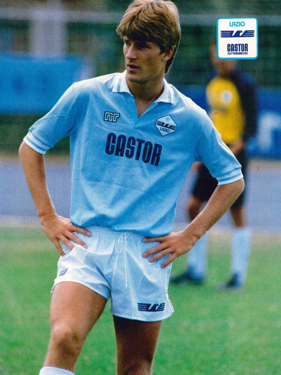 Fils de Finn Laudrup, ancien international danois, Michael débuta sa carrière dans son pays natal au poste de milieu offensif, à Brøndby puis au FC Copenhague, avant d'être repérer à 19 ans par la Juventus, qui le prêtera d'entré pendant 2 ans à la Lazio Rome