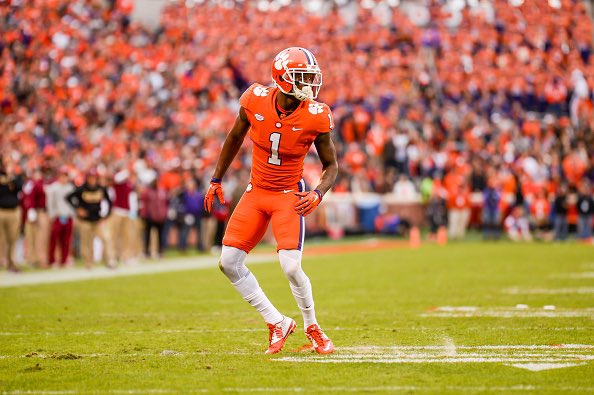 RyanTurner_20's tweet photo. Extremely Blessed To Receive An Offer From Clemson University 🐅!! #ALLIN @Dameon8 @CUCoachReed @CoachVenables @Andrew_Ivins @ChadSimmons_ @HamiltonESPN @DBFLIGHT1 https://t.co/qIRlclvq26