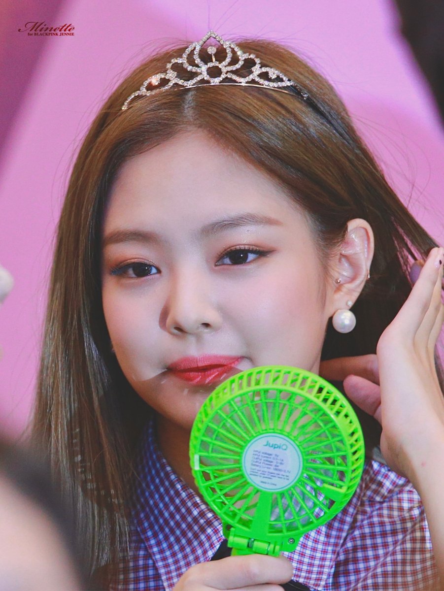 minette__jane's tweet photo. 170702 #블랙핑크 #제니 #BLACKPINK #JENNIE 
#PricelessJennieDay
#BonJennieversaire
#빛이나는_제니의_모든날이_찬란하길 https://t.co/nVaASEivxQ