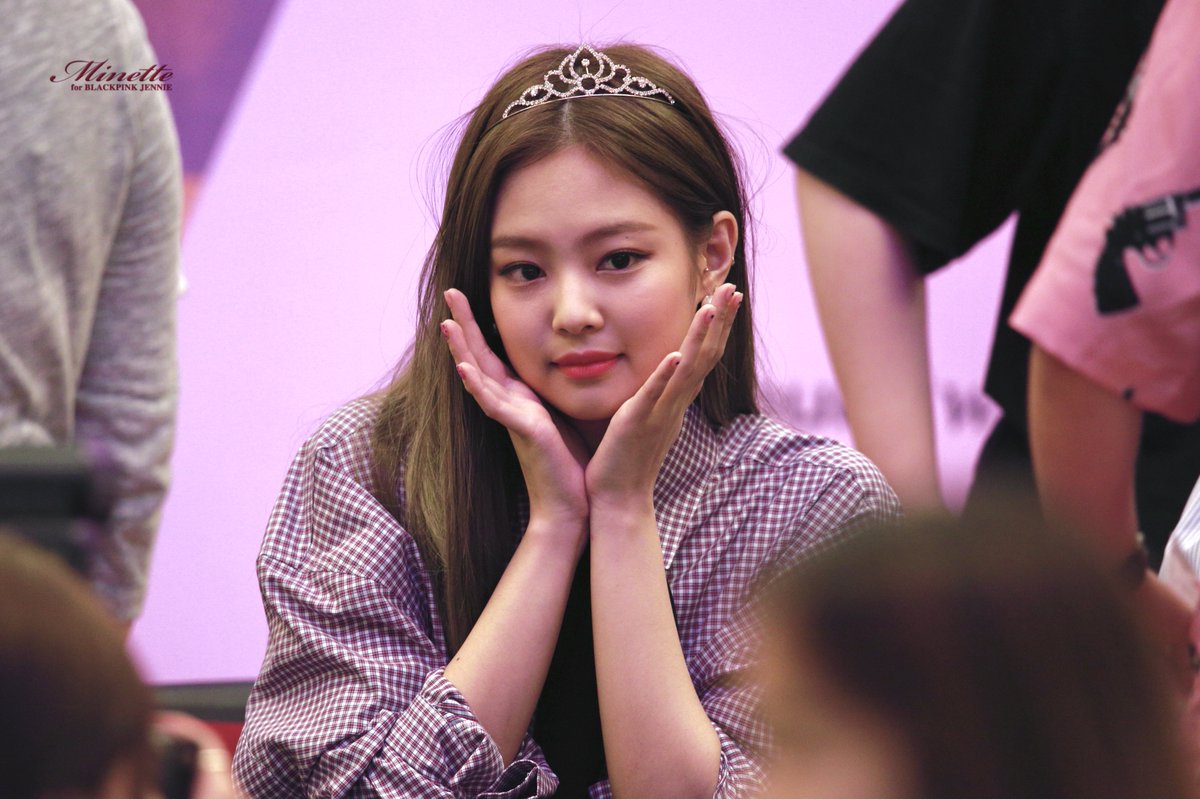 minette__jane's tweet photo. 170702 #블랙핑크 #제니 #BLACKPINK #JENNIE 
#PricelessJennieDay
#BonJennieversaire
#빛이나는_제니의_모든날이_찬란하길 https://t.co/nVaASEivxQ