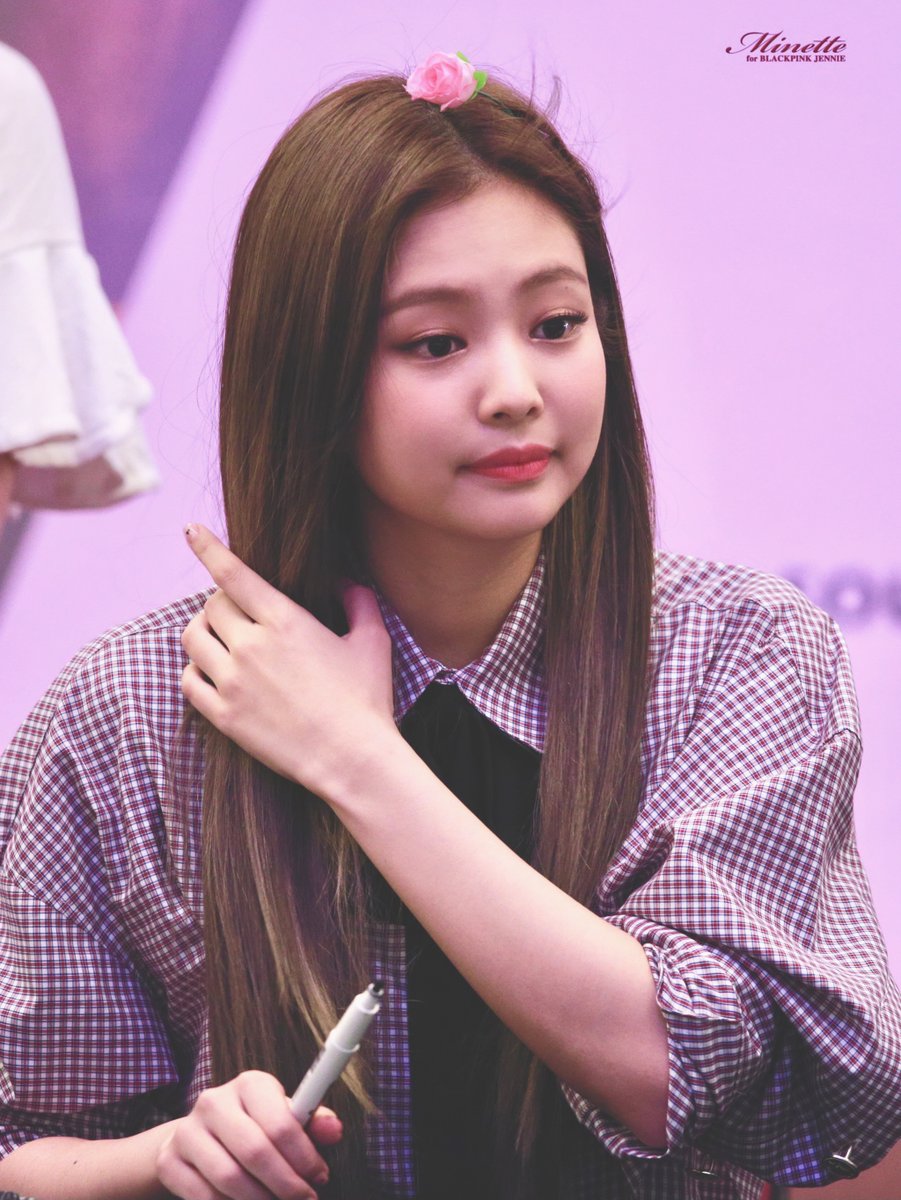 minette__jane's tweet photo. 170702 #블랙핑크 #제니 #BLACKPINK #JENNIE 
#PricelessJennieDay
#BonJennieversaire
#빛이나는_제니의_모든날이_찬란하길 https://t.co/nVaASEivxQ