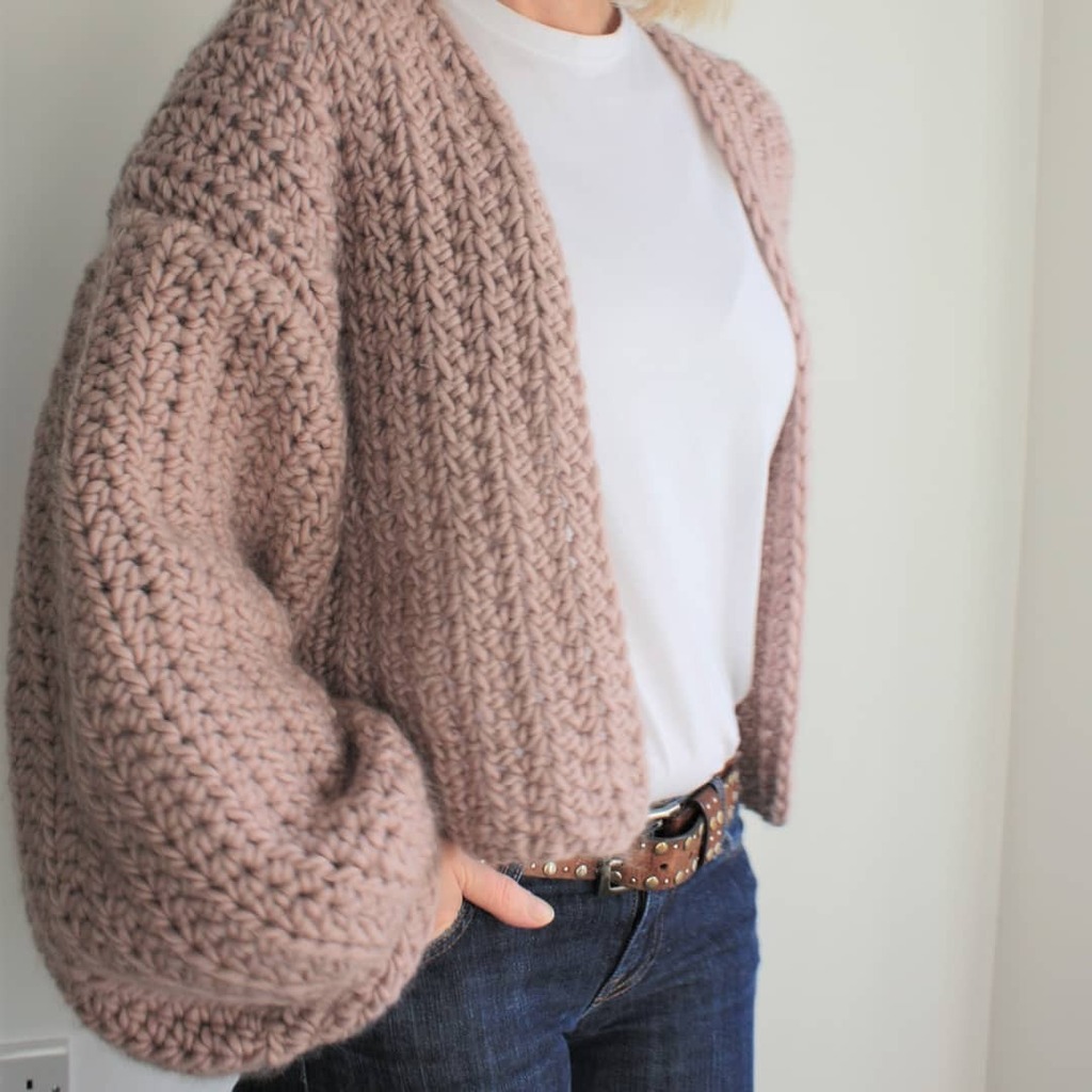 ✨1K GIVEAWAY!✨
Allison @clairdelunefiberart is running a big knit and crochet pattern giveaway to celebrate reaching 1,000 followers! 
I've teamed up with her and a team of awesome designers to bring you some amazing patterns. Head on over to the mai… instagr.am/p/CKEyR3LL2WQ/