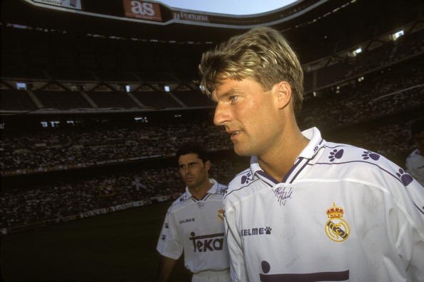 A la fin de la saison, il choisira de rejoindre l’éternel rival, bien qu'il n'avait aucune intention de «vengeance», où il sera accompagné de Raul, Hierro ou encore Zamorano avec qui il formera un duo d'exception, qui permettra à l'attaquant  de finir Pichichi avec 28 buts