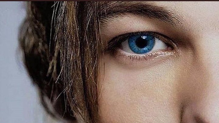 LouiesVoting28's tweet photo. What Louis Features Are your Most Favorite? Eyes, Hair, Smile, Eyelashes???
Reply with the tags! 👇 
#PROJECTWALLS 
#MYBECAUSE 
#WALLSART 
REQUEST @Louis_Tomlinson @MTV #FridayLivestream https://t.co/it5JAlv30M