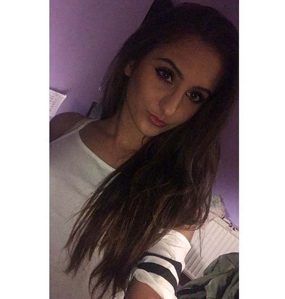 AFromhotside19's tweet image. If You want to meet me retweet my post and follow me and chat! 😈😈