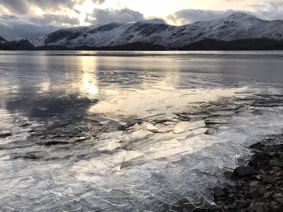 tbtlake's tweet photo. This week's #ViewOfTheWeek courtesy from our Ambassadors @cumbriahousebnb Very wintry looking lately! βΈοΈβοΈ https://t.co/Od6KmMRDU3