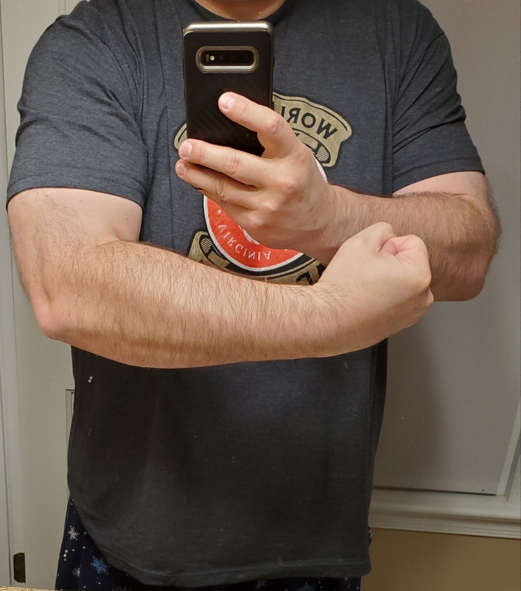 390to240's tweet photo. Jan 15 = 314.8. Finally back to pre-holidays weight. Long way to go, but here's a #FlexFriday with some actual muscle tone thanks to @DDPYoga and @RealDDP #weightlossjourney #ddpyworksifyoudo https://t.co/H8rKcLp3UI