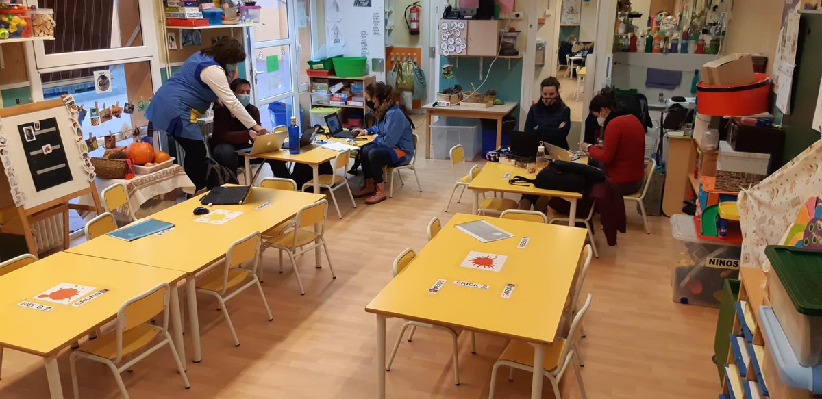 SalleHorta's tweet photo. L'equip d'Infantil seguim formant-nos sobre noves tecnologies.🎬📽

#ITuQuèTries #LaSalleEtTriaATu #SomLaSalle #MiraMésEnllà #lasallehorta #sallehorta @apasor_bcn https://t.co/Z71bvIUwka