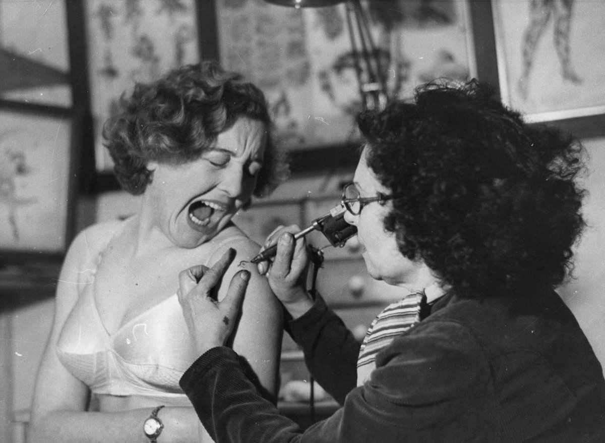 Thread: Absolutely adore these photos of a clearly awesome woman getting inked by the even more awesome Jessie Knight, Britain’s first female tattoo artist. Knight began tattooing at just 18 years old in 1922, continuing professionally through the 1960s, though it’s said... 1/3