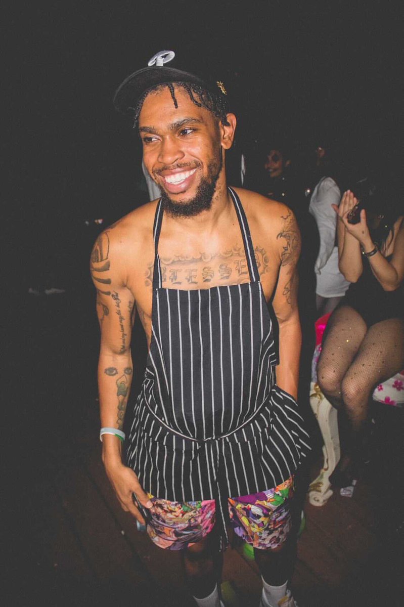 Blessed_one3's tweet photo. We need to do a #Teethchallenge so I can really thrive on the internet .. show off them pearly whites word to Chip Skylark n’em! Braces or no braces show em!!😁 https://t.co/5RXWaY3sS2