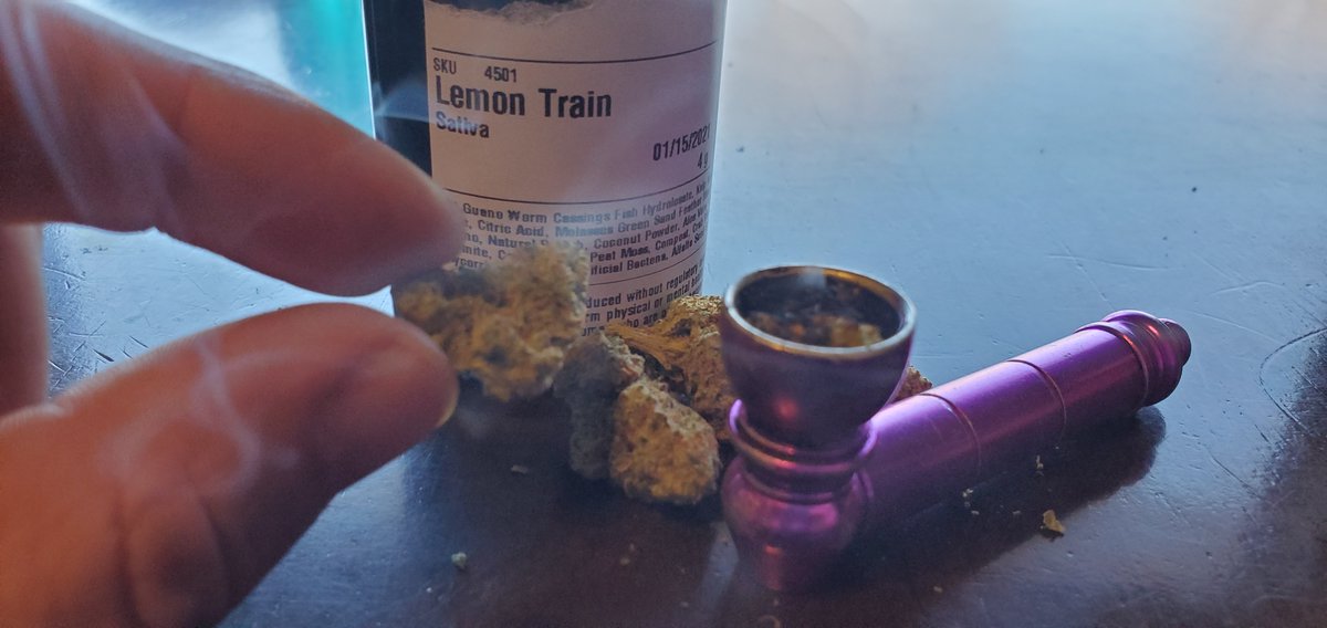 dan_chronicles's tweet photo. This didnt disappoint! It has a really good strong smell to it. Nuggs are solid and completely covered in crystals! The taste, like most lemon strains is it great! I would certainly buy this one again. 
https://t.co/JyKeNuCeEF
 #FrHighDayNight #WeedReview #LemonTrain https://t.co/JmexR5DAVx