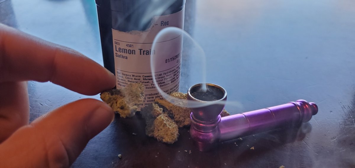dan_chronicles's tweet photo. This didnt disappoint! It has a really good strong smell to it. Nuggs are solid and completely covered in crystals! The taste, like most lemon strains is it great! I would certainly buy this one again. 
https://t.co/JyKeNuCeEF
 #FrHighDayNight #WeedReview #LemonTrain https://t.co/JmexR5DAVx