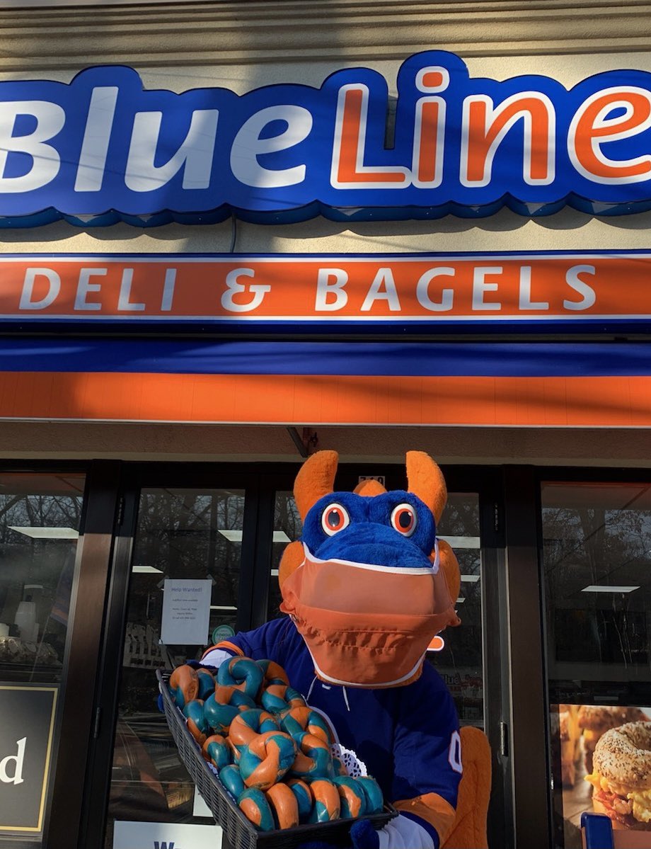 NYIslanders's tweet photo. No better spot to celebrate #NationalBagelDay than @Bluelinedeli719! 😍
What's your go-to bagel order? 🥯 https://t.co/AUsAwnOXE7
