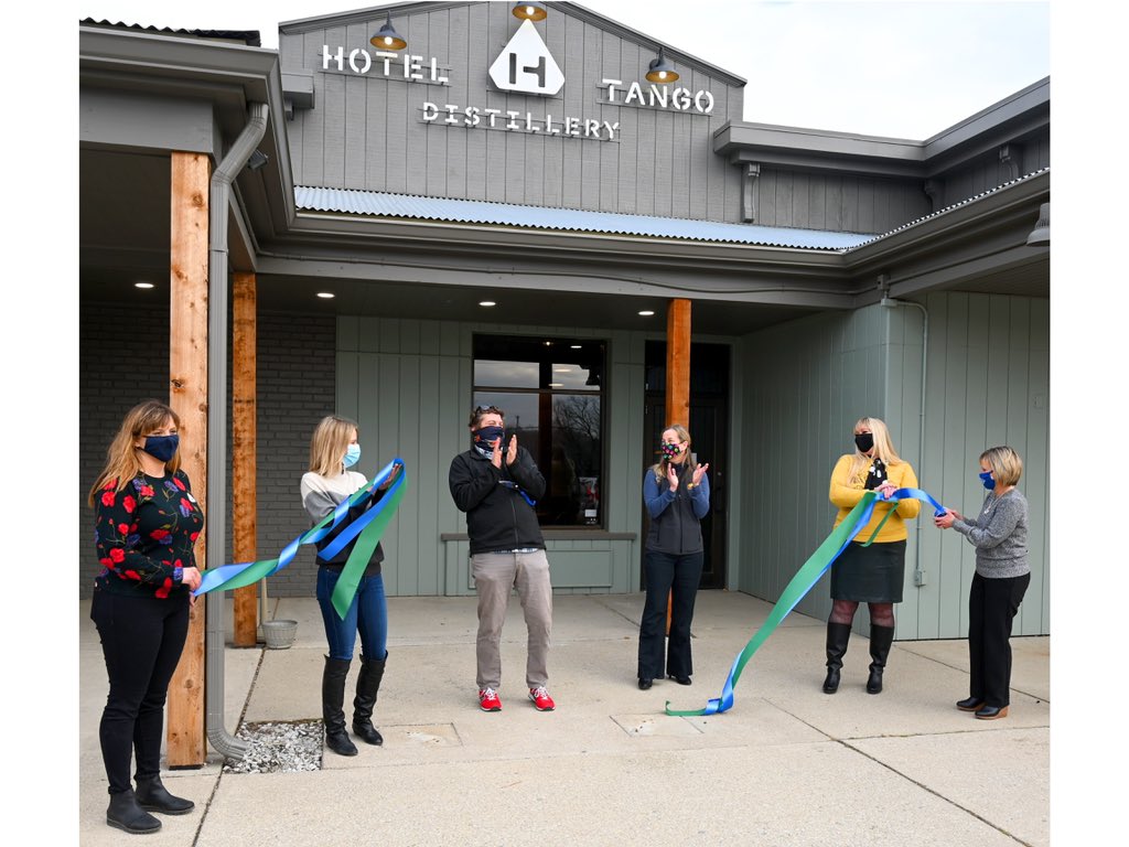 HotelTangoIndy's tweet photo. &amp; then there were 3 🥳

Welcome to the family @HotelTangoZV 

#hoteltangodistillery #distilledwithdiscipline #hoteltangozionsville https://t.co/Z2Kt2sFW7y