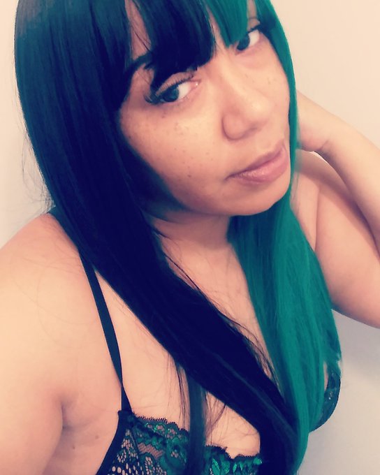 Bored selfies😋 https://t.co/SibiKin2NU<a href="/tag/bbw"class="tags"><span>#bbw</span></a><a href="/tag/blackporn"class="tags"><span>#blackporn</span></a><a href="/tag/fridaymorning"class="tags"><span>#fridaymorning</span></a>